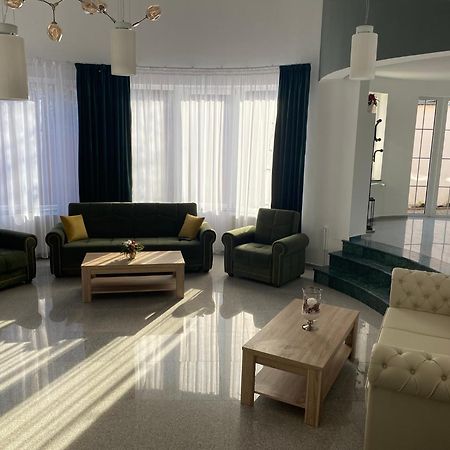 Budux Delux Vila Sacele Exterior photo