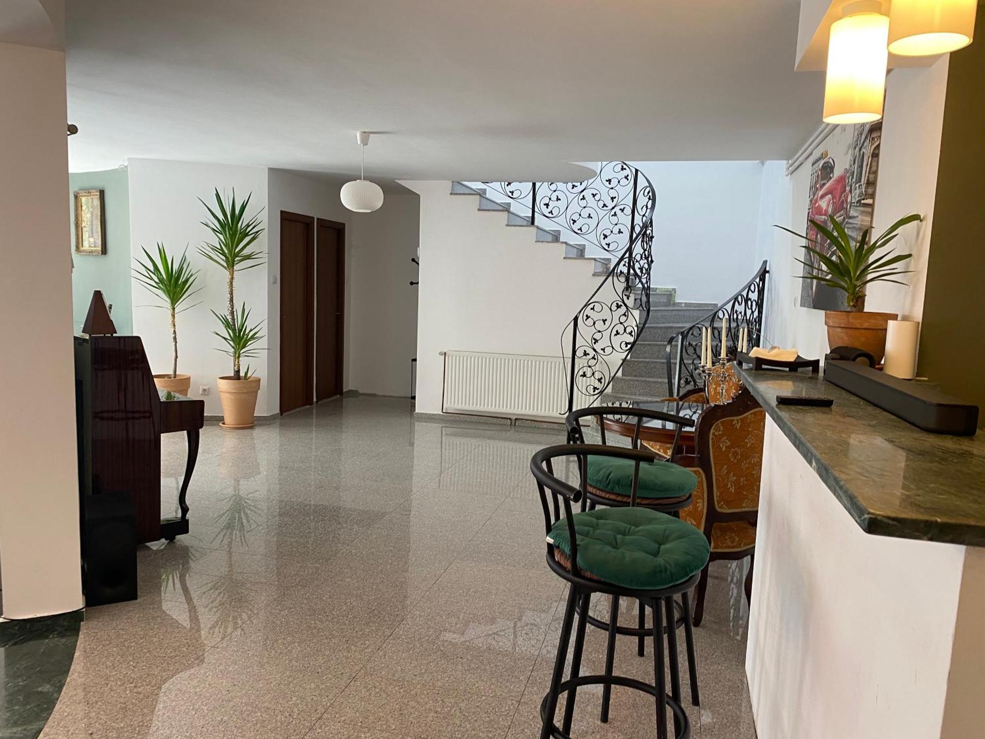 Budux Delux Vila Sacele Exterior photo